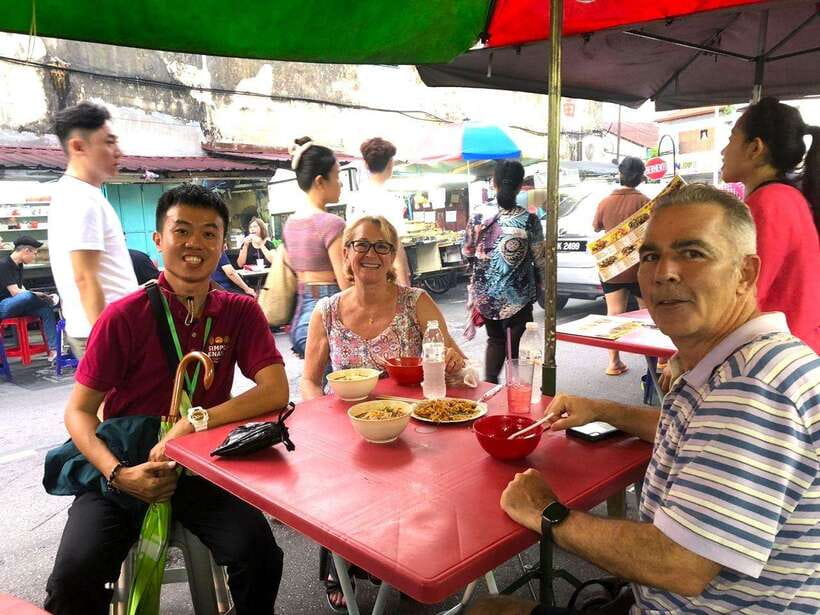 Penang Island: Street Food Walking Tour - Seeing popiah skins made by hand