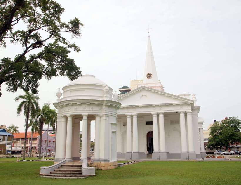 Penang: Trishaw Ride and Hawker Center Food Tour - Kapitan Keling Mosque and George Town’s shared streets