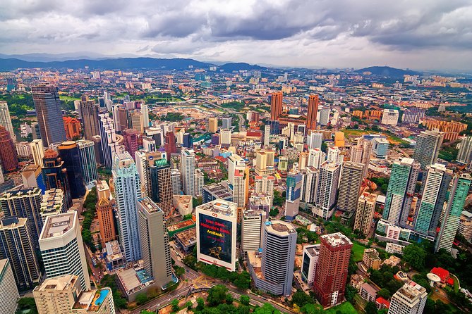 Petronas Twin Towers Skybridge and Kuala Lumpur City Tour - Two Kuala Lumpur towers in one half-day