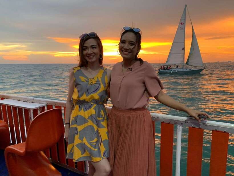 Port Dickson: Dragon Sunset Cruise with Salt Water Jacuzzi - Karaoke, cordial, water, and banana cake