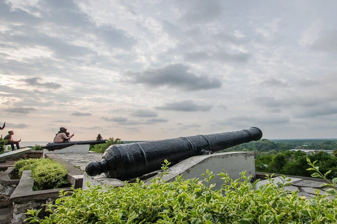 Private Fireflies Tour with Blue Tears and Seafood Dinner - Melawati Hill and the short walk to the lighthouse