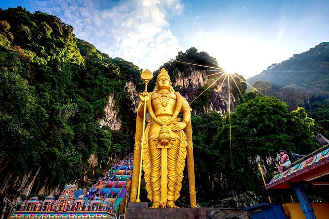 Private Genting Highland Tour With Cable Car Ride & Batu Caves - Riding the Awana SkyWay into the highlands