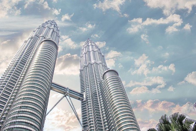 Private Half-Day Kuala Lumpur City Exploration Tour - Petronas Twin Towers: the essential Kuala Lumpur photo stop