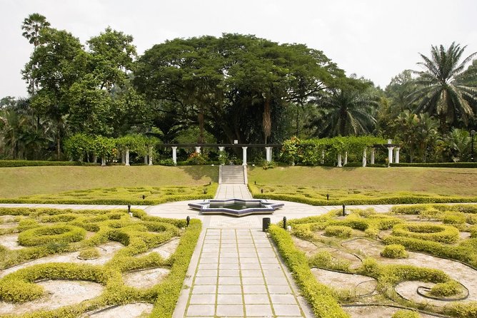 Private Half-Day Kuala Lumpur City Exploration Tour - Thean Hou Temple and its hilltop setting