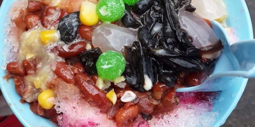 Private Half Day Penang Tasty Local Street Food Tour - Sweet stops: apom, kuih, biscuits, and fruit