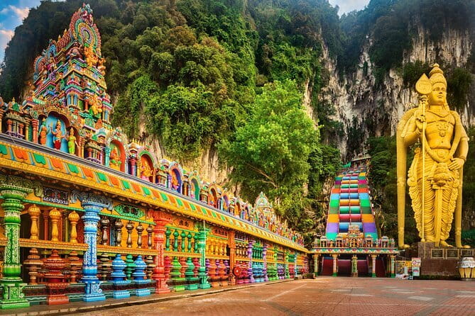Private Kuala Lumpur City Tour : Petronas Twin Tower & Batu Caves - Batu Caves and the Lord Murugan statue