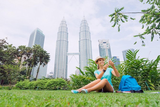 Private Kuala Lumpur Photographic Tour With Petronas Towers & Sky Box K.L Tower - National Monument and a quick look at public memory