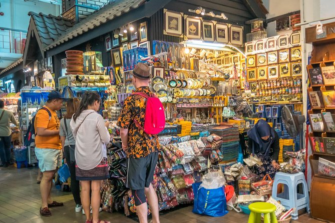 Private Night Tour: Petronas Twin Tower And Shopping - The private guide makes the difference