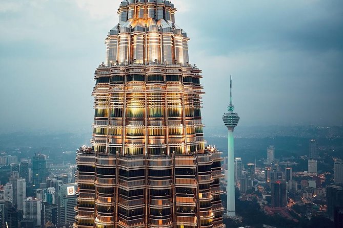 Private Night Tour: Petronas Twin Tower And Shopping - Starting at the Petronas Twin Towers at 4 pm
