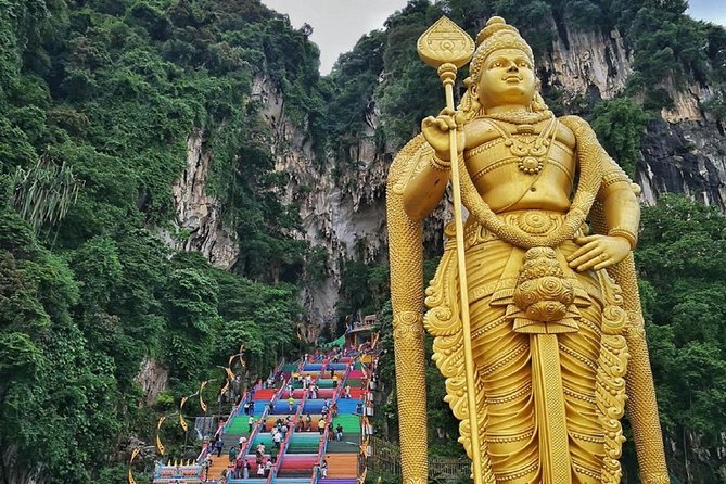 Private Tour: 2 in 1 Kuala Lumpur & Malacca Historical Day Tour - National Monument, National Mosque, and Merdeka Square