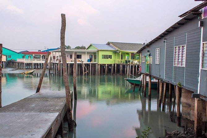 Private Tour: Crab Island Sightseeing Boat Ride and Seafood Lunch - Choosing lunch on the island