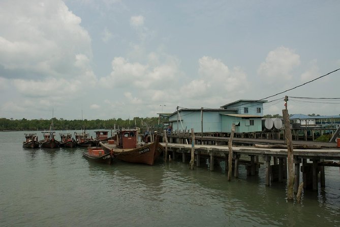 Private Tour: Crab Island Sightseeing Boat Ride and Seafood Lunch - Returning to the mainland and seeing the Blue Mosque