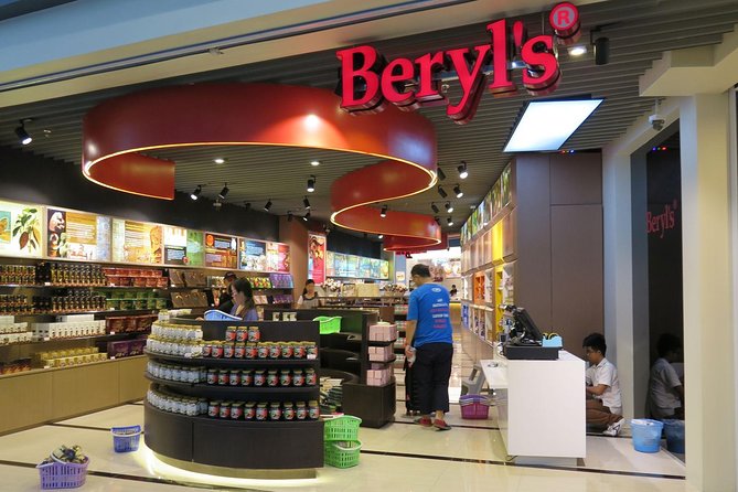 Putrajaya, Batu Caves And Kuala Lumpur Full-day City Tour - Shopping stops: useful, but keep your wallet ready