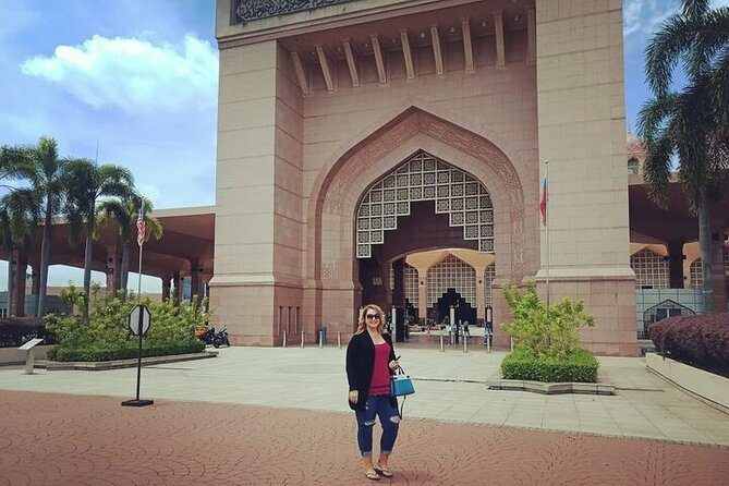 Putrajaya City Tour From Kuala Lumpur - The Moroccan Pavilion’s detailed design