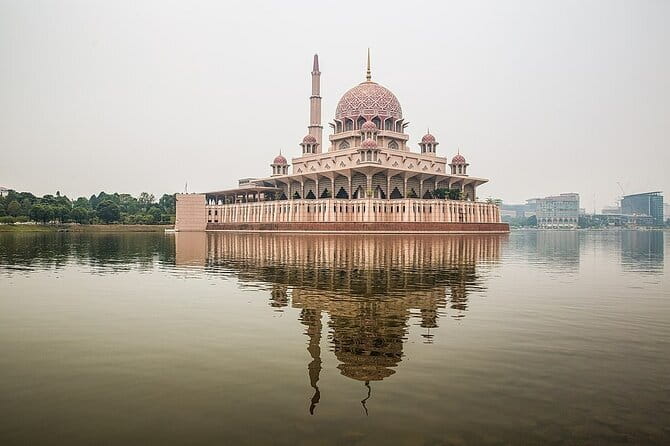 Putrajaya Tour From Kuala Lumpur Includes Batu Caves - Millennium Monument and the Moroccan Pavilion