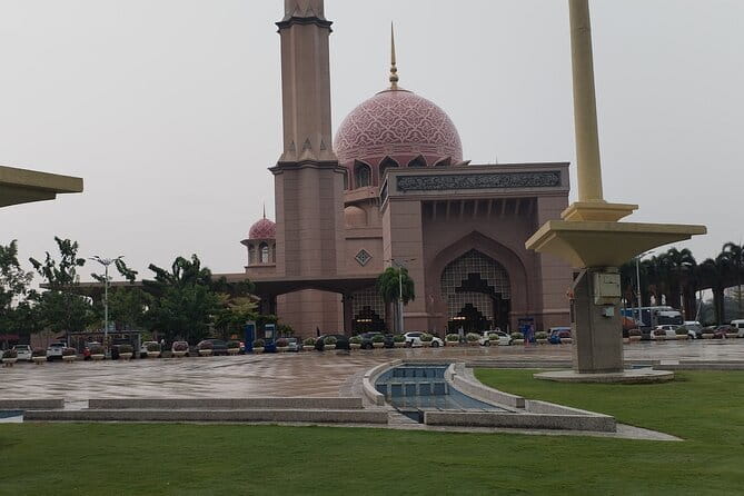 Putrajaya Tour From Kuala Lumpur Includes Batu Caves - What the $47.50 Price Really Covers