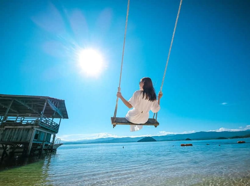 Sabah: Ara Dinawan Island - Hi-tea with the changing light