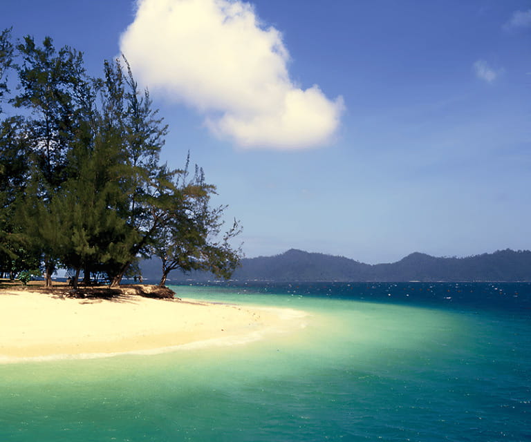Sabah : Mamutik & Sapi Island Excursion Ticket - Crowds, comfort, and the island mood