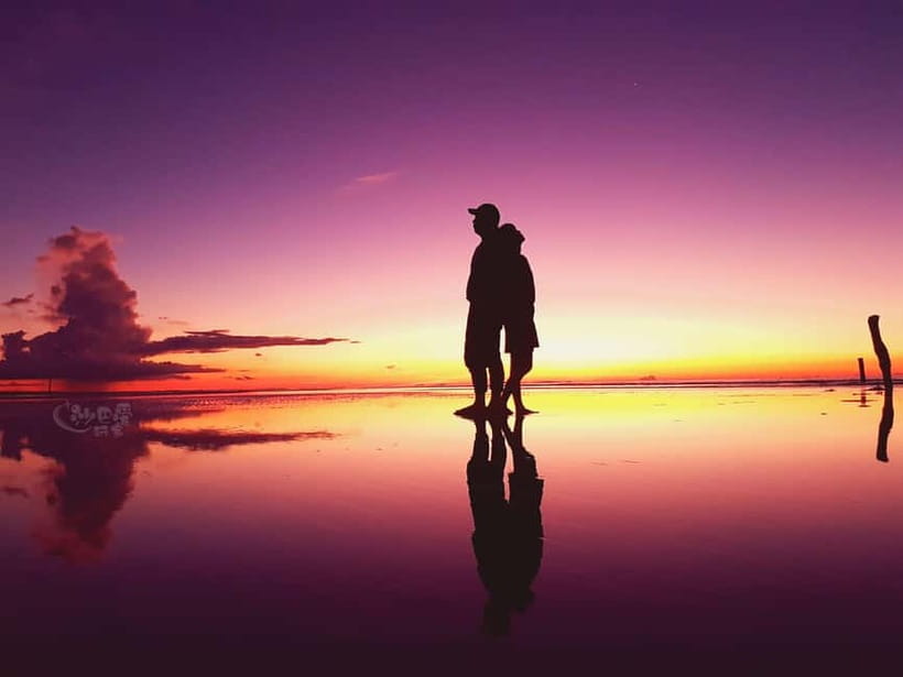 Sabah: Mangrove Fireflies, and Sky Mirror Dream Beach Tour - Local food and a practical dinner warning