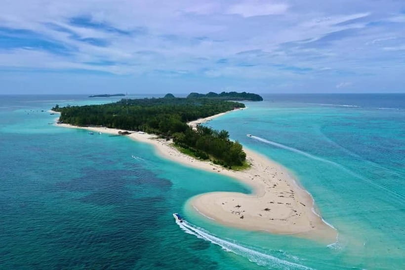 Sabah: Mantanani Island Day Tour with Lunch - Five hours of island time, not just a quick photo stop