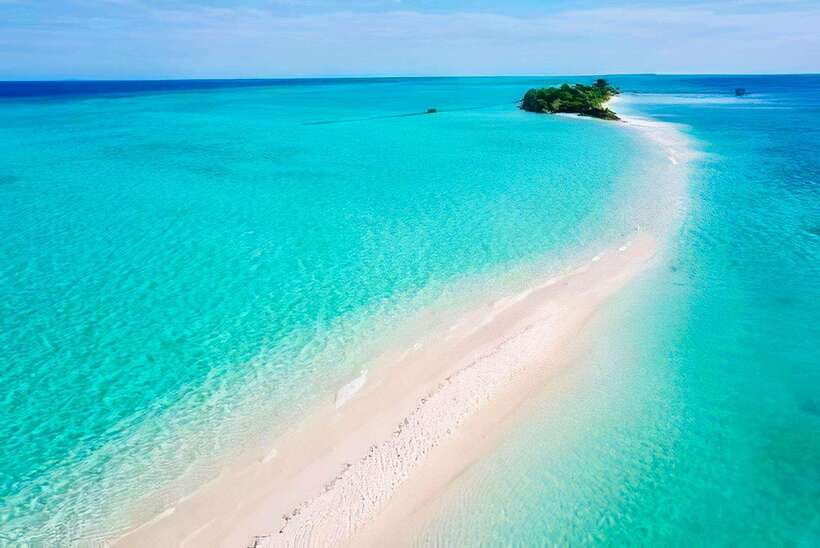 Semporna: Explore 3 Islands Tour Snorkel or Dive & Lunch - Lunch and the quiet middle stop