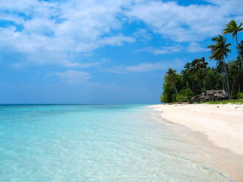 Semporna: Explore 3 Islands Tour Snorkel or Dive & Lunch - What the $57 price includes