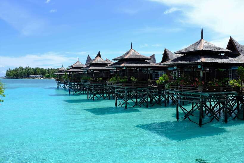 Semporna: Mabul and Kapalai Trip in Snorkel or Dive & Lunch - Leaving Semporna for an 80-minute boat ride