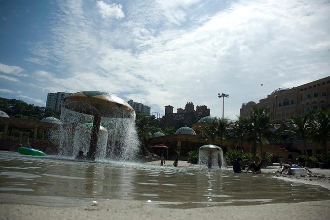 Sunway Lagoon Theme Park Day Trip from Kuala Lumpur - A quick stop at the Petronas Twin Towers