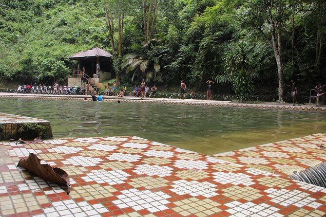Templer Park and Kanching Waterfall Tour with Batu Caves Stopover - Batu Caves and the 272-step climb