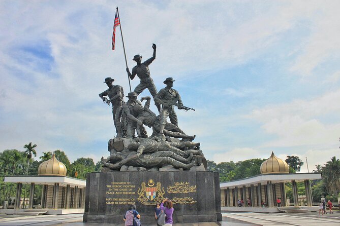Transit Tour Private Tour (Ex Port Klang Cruise Centre/KLIA 1 &2) - The King Palace and Malaysia’s public landmarks