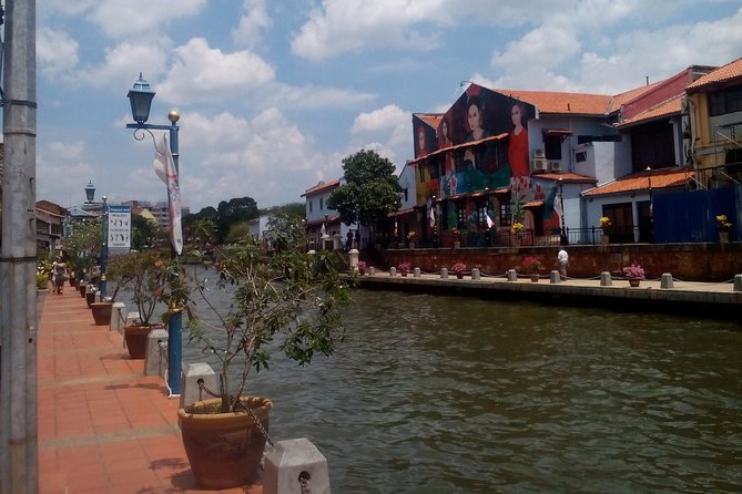 Treasures Of The Far East-Malacca, Museum, Trishaw Ride(Private) - Bukit China and Sam Poh’s Well
