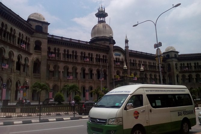 Wonders of Kuala Lumpur City & Countryside + Batu Caves (Private Guided Tour) - The National Mosque and the importance of dress