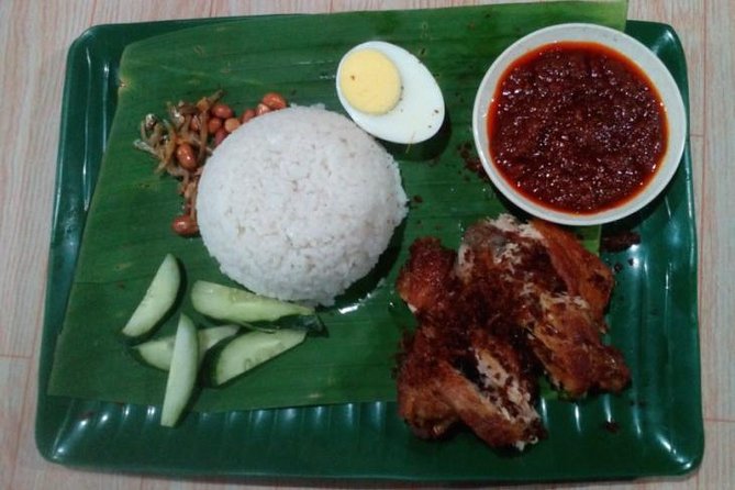 Yummy Yummy Street Food Tasting + Night City Tour(Private Guided) - The 6 p.m. start and private vehicle